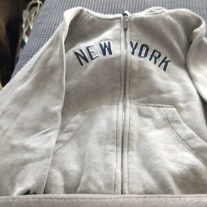 New York sweat shirt